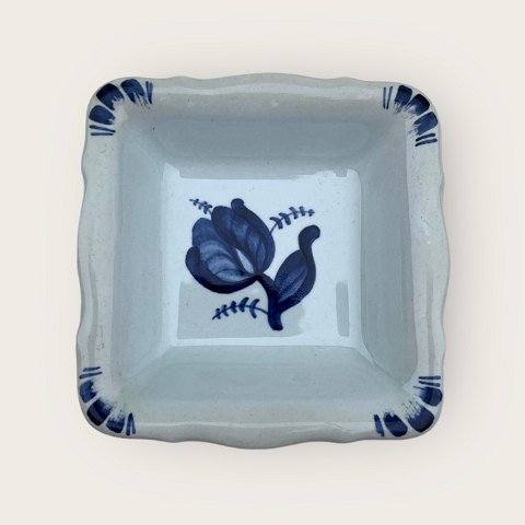 Royal Copenhagen
Tranquebar
Small bowl
#4065/ 1270
*DKK 50