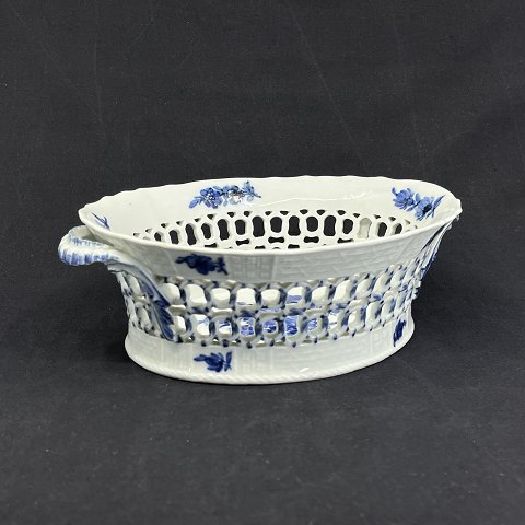 Rare Blue Flower fruit basket from the 1780s