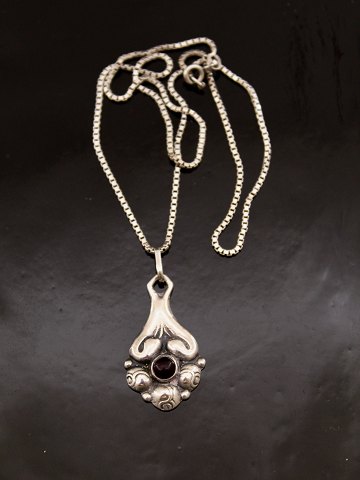 item no: 585896