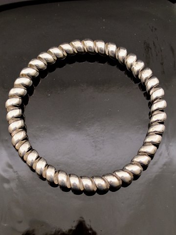 item no: 588647