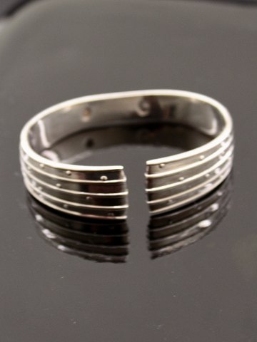 item no: 596605