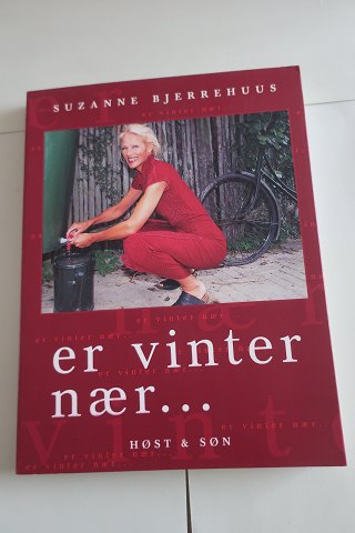 Er vinter nær...
En hudløs ærlig bog om at være kræftpatient og om at være fanget i sin egen 
forpinte krop efter treogtredive strålebehandlinger
Af Suzanne Bjerrehus
Forlag Høst og Søn
2002
Sideantal 174
Som ny