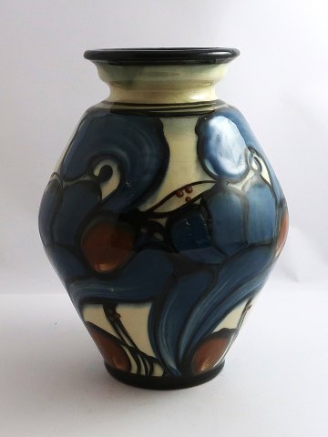 Danico. Keramik vase. Højde 21 cm