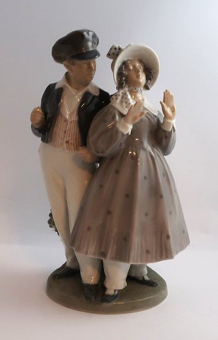 Royal Copenhagen. Porcelænsfigur. Hans & Trine. Model 1783. Højde 24 cm. (2 
sortering)