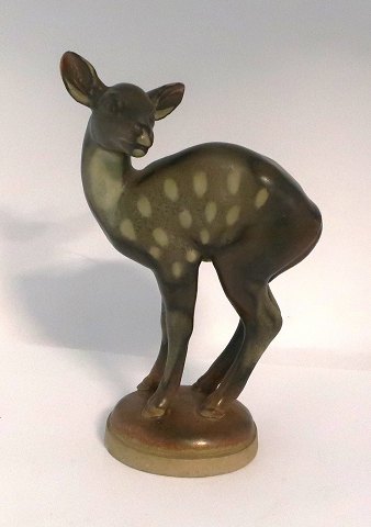 Bing & Grøndahl. Stentøjsfigur af hjort. Model 1929. Højde 18 cm. (3 sortering)