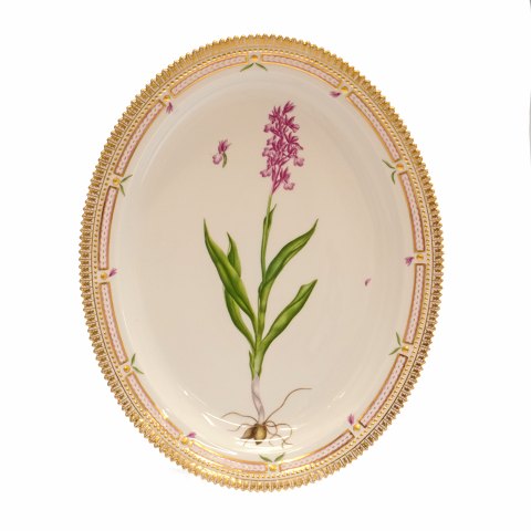 Royal Copenhagen Flora Danica stort ovalt fad 
#3518. "Orchis  Masculus L.". År 1962. Mål: 
40x32cm