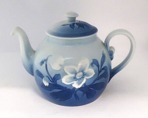 Weihnachtsrose. Bing & Grondahl. Teekanne. Modell 92. Höhe 16 cm. (2 Wahl).