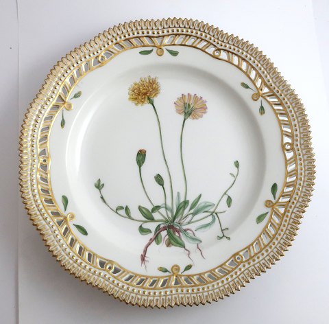 Royal Copenhagen. Flora Danica plate w. open-work border. Diameter 25 cm. Model 3553. (1 quality). Hieracium pilosella L