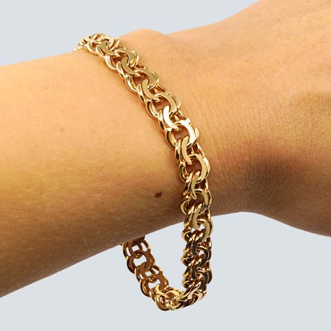 A bracelet of 14k gold, w. 8 mm
