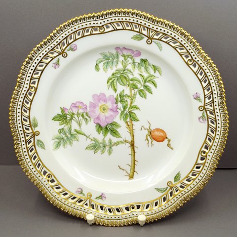 Royal Copenhagen, Flora Danica; Dinner plate #3553