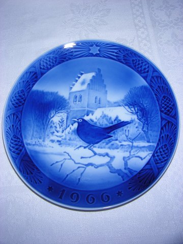 Royal Copenhagen Christmas plate from 1966 Blackbird