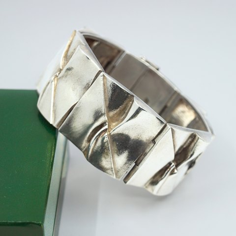 item no: 640056
