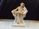 Royal Copenhagen Figur Dame siddende i Stol No 894