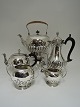 Lundin Antique 
præsenterer: 
Engelsk 
The & Kaffe 
service
Sterling (925)
5 dele