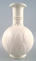 Arno Malinowski for Royal Copenhagen.
Vase in blanc de chine porcelain.