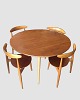 Round dining table and heart chair
Fritz Hansen
Oak
Table height: 71 cm
Table diameter: 120 cm
Table: 10.500
Hans J. Wegner
