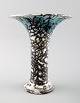 Jens Thirslund (1892-1942) Kähler vase dekoreret med grønlig glasur. 
