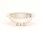 Harald Nielsen for Georg Jensen, lille skål på fod. #575B. D: 10,5cm. H: 3,6cm