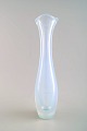 Sven Palmqvist for Orrefors "Selena" kunstglas vase i lyseblåt opaline glas.