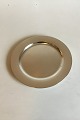 Danam Antik 
præsenterer: 
Sæt på 6 
Georg Jensen 
Sterling Sølv 
dæktallerken af 
Henning Koppel 
No 1074