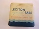 For samleren:
Leciton Special Sæbe
Fra Fabrikken Ilka A/S, København
"Æresdiplom Paris 1937", hvor Leciton Sæben vandt 
en flot sejr på udstilling i Paris.
Vi har et stort udvalg af gamle købmandsvarer med 
originalt indhold
Kontakt os for yderligere i