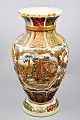 Große wunderbar 
dekorierte 
Fayence Satsuma 
Vase, 19. Jh. 
...