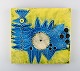 LISA LARSON (1931 -) for Gustavsberg, vægplakette, stentøj, retro. 
Blå fugl på gul baggrund.