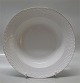 1275-669 Soup rim plate 23.5 cm
Tradition: Royal Copenhagen 1275 White Half Lace with gold rim