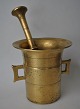 Großer 
Apotheker-
Messingmörser 
mit Pistel, 19. 
Jahrhundert.