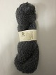 Mohair Bouclé
Mohair Bouclé ist ein Naturprodukt von der 
höchsten Qualität von den Angoraziegen aus Süd 
Afrika.
Diese Farbe ist: Stahlgrau, Farbenr. 1035
Knäuel mit 100 Gramm