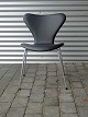 Arne Jacobsen
7'er stole i sort læder
