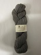 Roving er et naturprodukt af højeste kvalitet fra  
sydafrikanske angorageder blandet med den fineste 
merino fra får.
Den viste farve er: Taube/lys brun, Farvenr. 4007
Prisen er pr. nøgle med 100 gram Roving