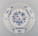 Meissen løgmønstret gennembrudt skål, 1900-tallet. 
