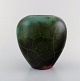 Richard Uhlemeyer, tysk keramiker.
Keramikvase, smuk krakeleret glasur i grønne nuancer.