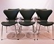 A set of 6 Seven chairs, model 3107, designed by Arne Jacobsen and manufactured 
by Fritz Hansen in 1967.
5000m2 showroom.