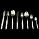 Antik 
Damgaard-
Lauritsen 
præsenterer: 
Georg 
Jensen, Tias 
Eckhoff; Cypres 
sølvbestik 
komplet til 60 
pers. 534 dele