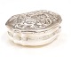 Philip Eckel Jansen, Sonderburg: A silver snuff box dated 1782. H: 3cm. L: 
7,7cm. W: 91gr