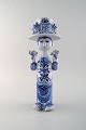 Bjørn Wiinblad keramik, blå dame med to fugle.
Dekorationsnummer M35.