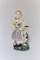 Aluminia. Kinderfürsorge Figurine von 1956. Pernille. Höhe 16 cm.