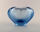 Per Lütken for Holmegaard. Vase i blåt kunstglas. Dateret 1961. 
