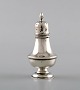 English pepper shaker in silver. Late 19th century. From large private 
collection. 
