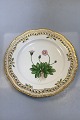 Royal Copenhagen Flora Danica Frokosttallerken No 20/3554 med gennembrudt kant