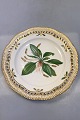 Royal Copenhagen Flora Danica Frokosttallerken No 20/3554 med gennembrudt kant