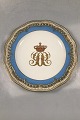 Danam Antik 
præsenterer: 
Royal 
Copenhagen 
Flora Danica 
Frugttallerken 
med Kongelig / 
adelig Monogram