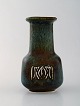 Gunnar Nylund for Rørstrand. Vase i glaseret keramik. Smuk glasur i brune og 
grønne nuancer. Midt 1900-tallet.