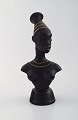 Gmunder Keramik, Østrig. Art deco nøgen "Negresse" skulptur i sort keramik med 
guld. 1950