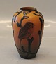 680 VI Vase med fugl og grene 14.5 cm Brostrøm 1909 Keramik fra P. Ipsens Enke 
Kgl. Hof. Terracottafabrik 1843-1955
