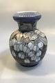 Danam Antik 
præsenterer: 
Bing & 
Grøndahl Unika 
Vase Fanny 
Garde No 1758