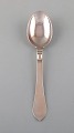 Georg Jensen "Continental" dessert spoon in sterling silver. Dated 1915-30. Four 
pieces in stock.
