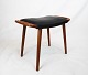 Stool in teak and upholstered with black elegance leather of dansih design from 
the 1960s.
5000m2 showroom.